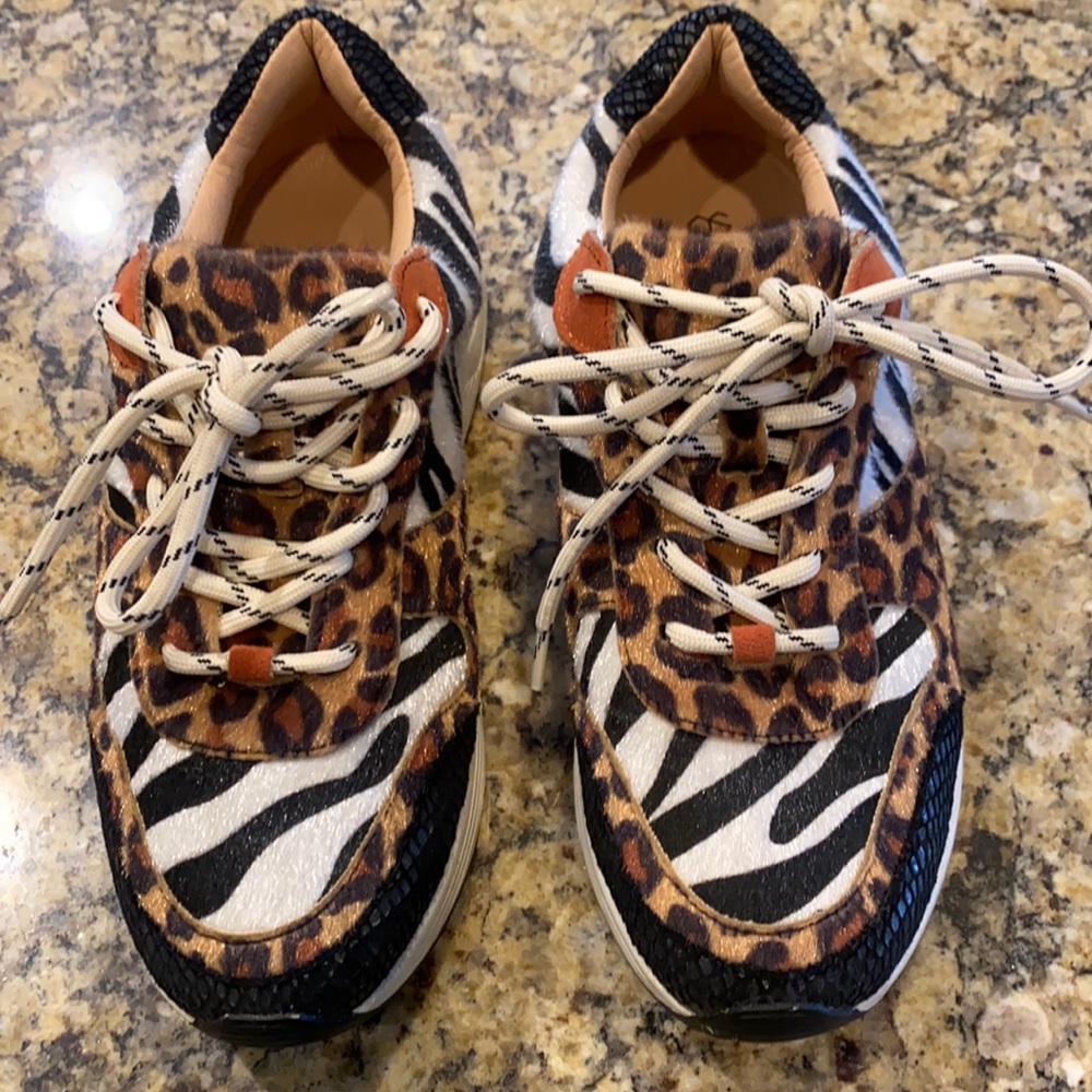 OS Sneakers
